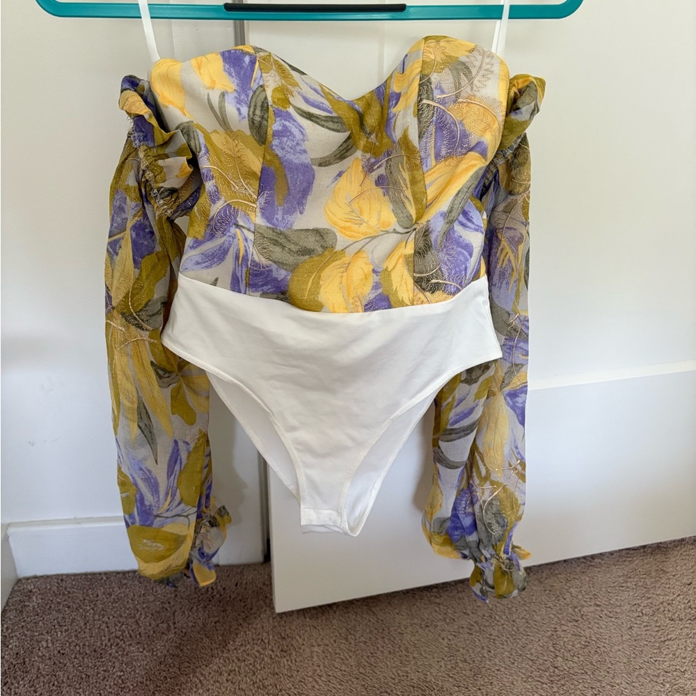 Floral Bodysuit, RUNAWAY, size xs, worn once